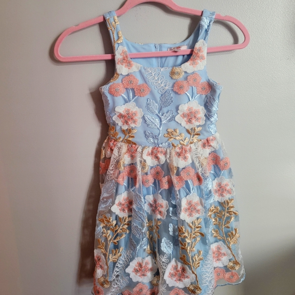 GB girls dress, size 7. Mixture of colors